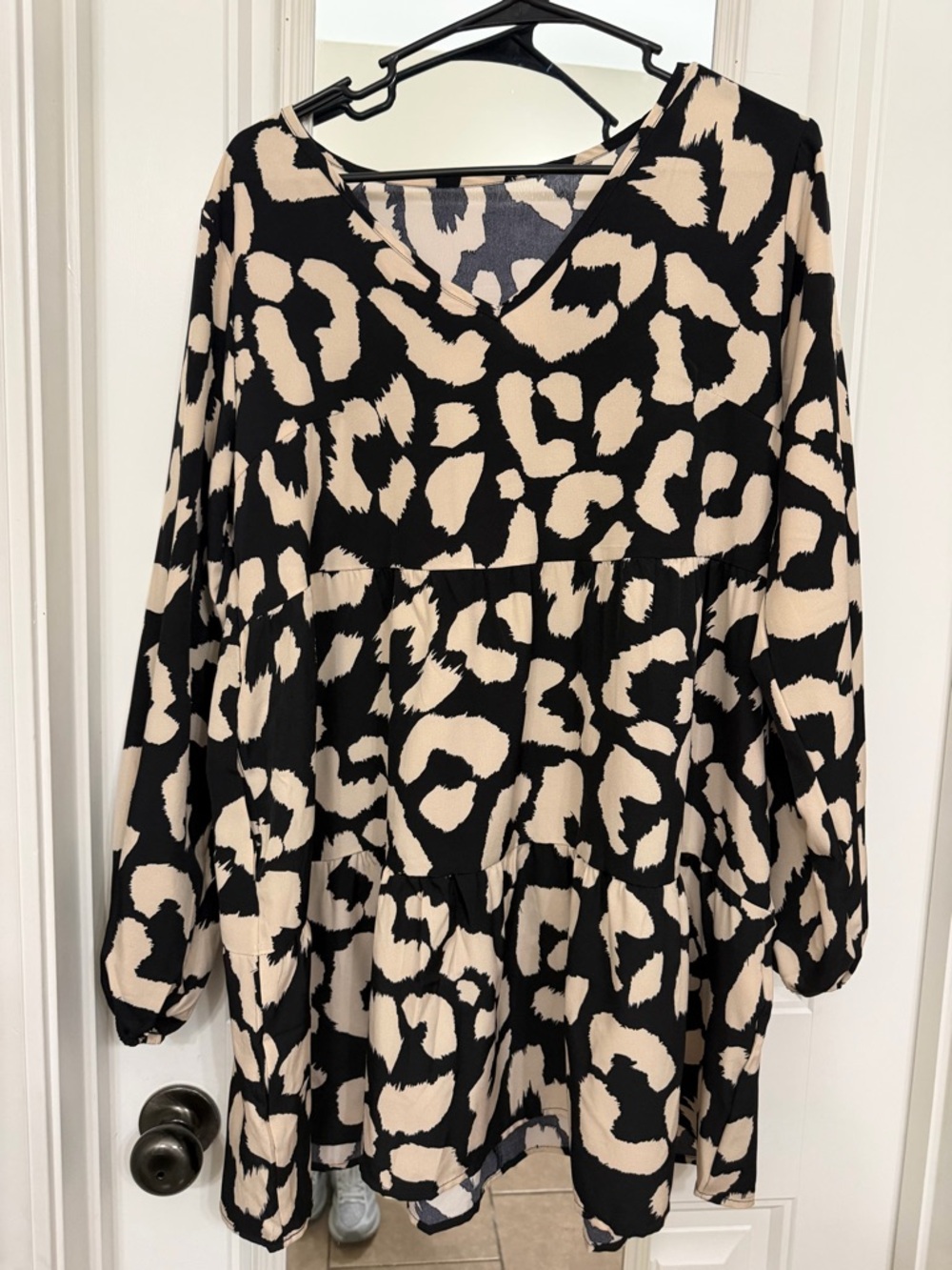 SHEIN Black and Cream Long Sleeve Tiered Leopard Print Dress with Pockets